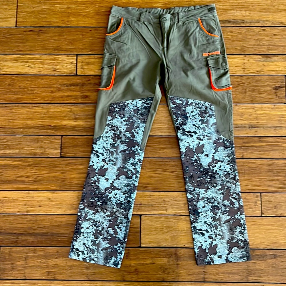 #55 Women’s Girls With Guns Highland Hunting Pants w/ adj. hem & waistband L